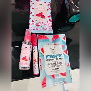 Watermelon Scented Hydrating Collagen Face Mask & Hand Care Set